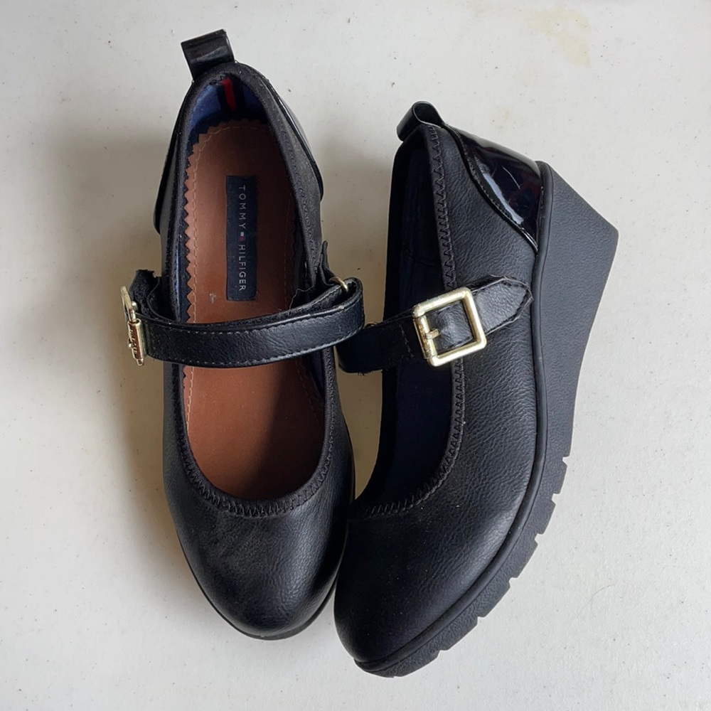 Tommy Hilfiger girls black shoes size 1